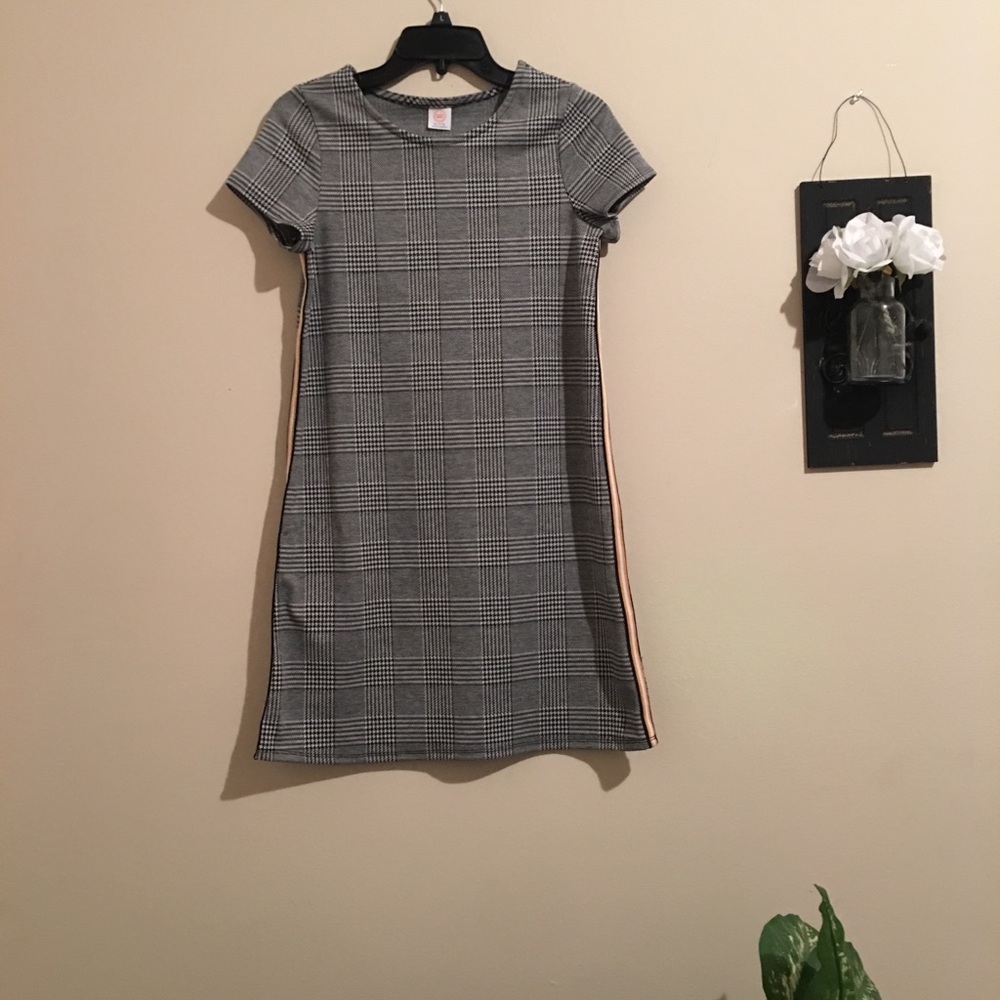 Black & white houndstooth shirt dress